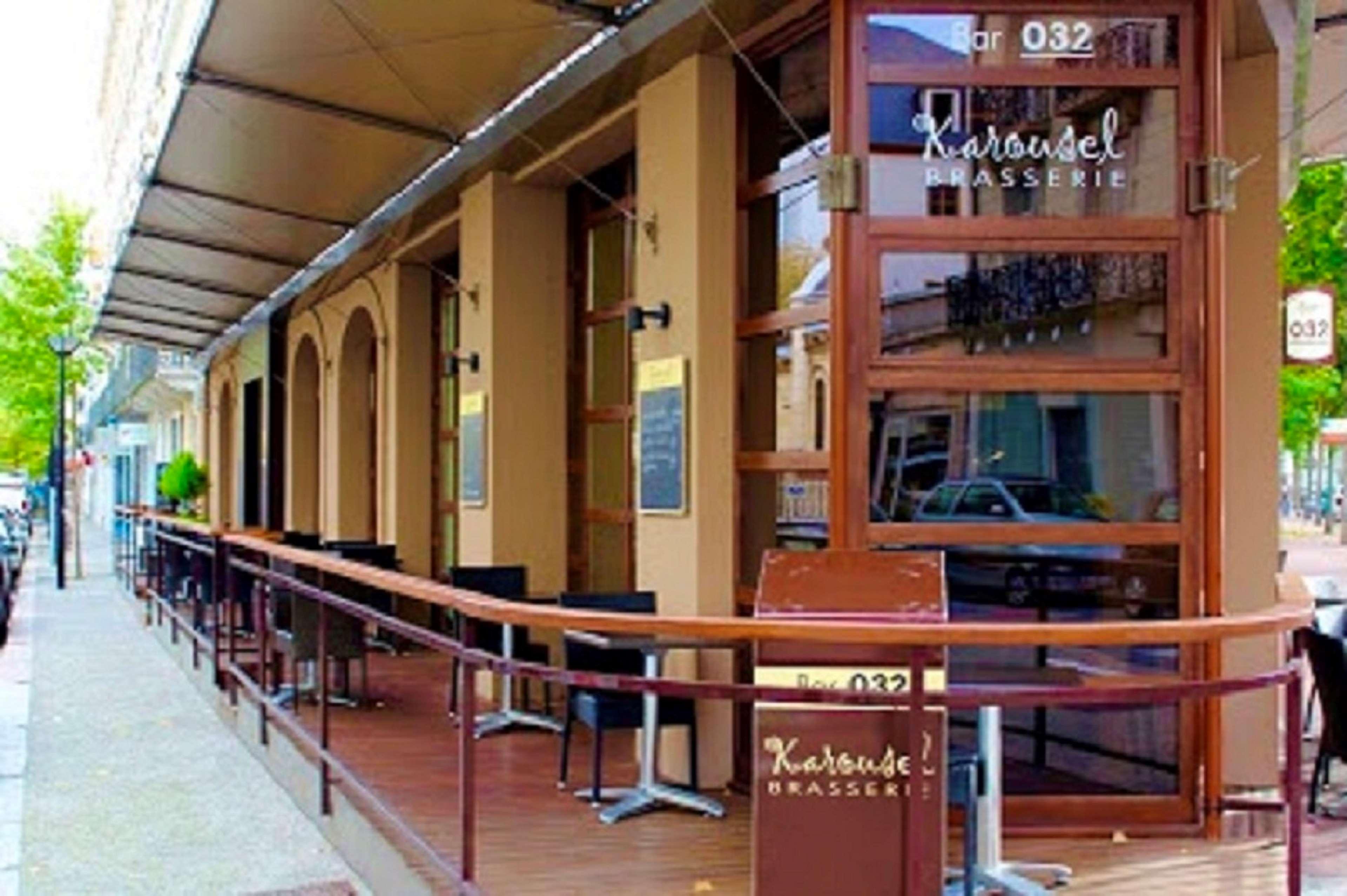 Kyriad Restaurant Centre Spa Vichy Exterior photo